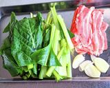 小松菜と豚肉のナンプラー炒め作り方1写真