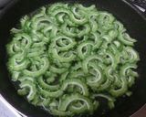 お箸が止まらない♪ゴーヤとさば缶のサラダ作り方1写真