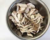 ひと手間で絶品!きのこと鶏の炊き込みご飯作り方2写真
