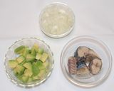 アボカドとサバ缶の和風サラダ作り方1写真