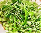 絶品！夏の緑野菜ニンニク炒め♪枝豆&豆苗作り方2写真