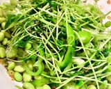 絶品!夏の緑野菜ニンニク炒め♪枝豆&豆苗作り方2写真