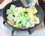 バター香るガーリック上海焼そば作り方3写真