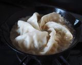 スキレットで羽根付き餃子作り方2写真