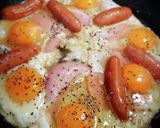 ソーセージ、ハムエッグ丼❨(@≧↺≦@)作り方1写真
