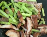 アスパラと豚こま肉のバタぽん炒め☆作り方5写真