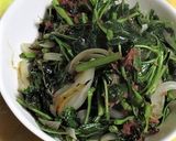 モロヘイヤとコンビーフのオイル炒め作り方4写真