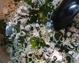 簡単！たっぷりワカメの中華風スープ♪作り方2写真
