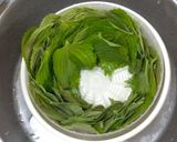 自家製エゴマの薬草サラダ　大量消費作り方2写真