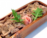 文月30　豚肉と舞茸炒め丼弁当作り方1写真