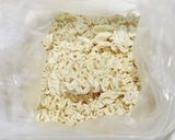 レタスとサッポロ一番塩ラーメンの焼きそば作り方4写真