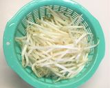 もやしでボリュームアップ！上海焼きそば風作り方1写真