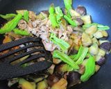 疲労回復！豚肉と茄子としし唐の梅味噌炒め作り方8写真