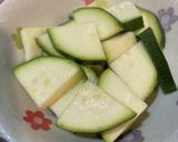 ズッキーニのピクルス　1人分作り方1写真