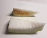 冬瓜となめこと油揚げの味噌汁作り方1写真