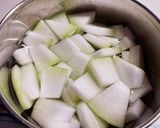 冬瓜となめこと油揚げの味噌汁作り方2写真