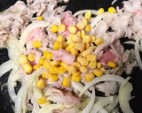 お弁当用☆玉葱とコーンと豚のオイマヨ炒め作り方4写真