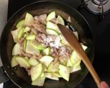 こってり美味しい夕顔と豚バラ肉の甘辛炒め作り方7写真