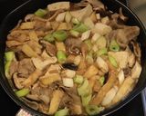 豚バラ肉と豆腐とネギの梅肉煮作り方5写真
