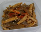 簡単！こんにゃくとちくわのごま味噌炒め♪作り方5写真