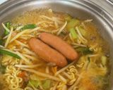 辛ラーメンの、卵ウインナー野菜入り作り方8写真