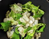 【牛肉とピーマンとキャベツの味噌炒め】作り方5写真