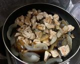 焼いてから切る!親子丼作り方6写真