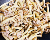 豚ミンチときのこといんげんの甘辛炒め♡作り方4写真