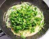豆苗とシーフードのピリ辛マヨネーズ炒め作り方4写真