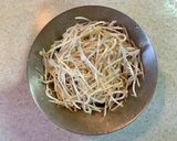 もやしとひき肉のピリ辛炒め作り方1写真
