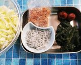 ごま油香る♪キャベツとわかめの梅肉和え作り方1写真
