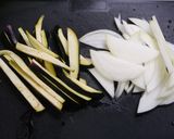 簡単！茄子と玉葱の生姜お味噌汁作り方1写真