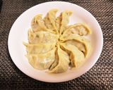 ビールのお友達。具材3つで作れる餃子作り方15写真