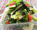心地よいぬめりのモロヘイヤと蕪の梅肉和え作り方5写真