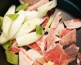 豚こまとネギのコクあり味噌汁作り方1写真
