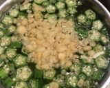 揚げ玉入り　オクラとお豆腐のお味噌汁　作り方3写真