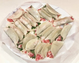 余った餃子の皮で旨い一品！豚しそ包み焼き作り方1写真