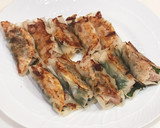 余った餃子の皮で旨い一品！豚しそ包み焼き作り方6写真