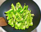 種も全部入り!丸ごとピーマンの簡単炒め作り方7写真