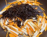 簡単！ひじきとちくわの炒め煮作り方5写真