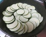 ズッキーニとじゃがいものオムレツ作り方3写真