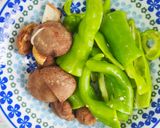 レンジで簡単！万願寺と椎茸の白だし漬け♪作り方2写真
