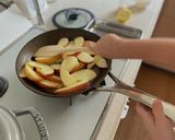 ＜親子レシピ＞りんごの甘煮　アイス添え作り方3写真