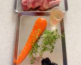 鶏肉と人参、プルーンの白ワイン煮作り方1写真