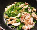 イカと鷄肉のピーマン炒め☆バター風味作り方6写真
