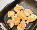 酢っぱりな野菜和えの上に♪鶏ポン酢炒め作り方5写真