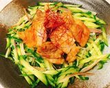 酢っぱりな野菜和えの上に♪鶏ポン酢炒め作り方7写真