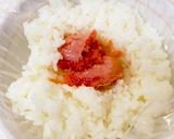 ラップを使って 焼きたらこおにぎり作り方3写真