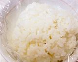 ラップを使って 焼きたらこおにぎり作り方5写真