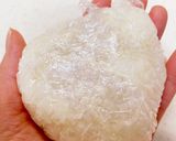 ラップを使って 焼きたらこおにぎり作り方6写真